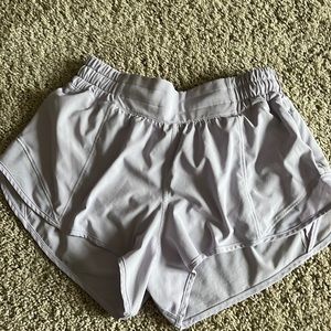 Lululemon hotty hot 2.5 inch pastel short size 4